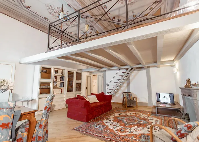 Elegant Loft Serragli